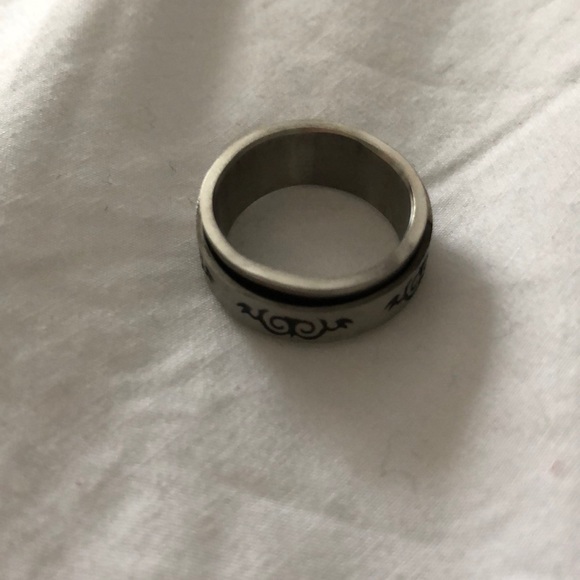 Stainless Steal Fidget Spinner Ring - Picture 3 of 3